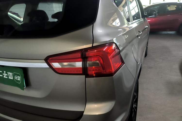 Used FORTHING Joyear X5 2017 1.6L Manual Luxury Model Right Rear Taillight