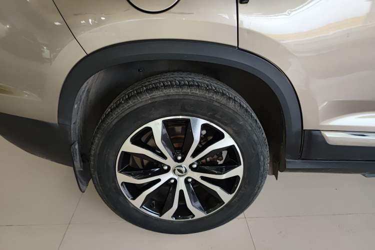 Used FORTHING Joyear X5 2017 Enjoy Series 1.6L CVT Luxury Model Right Rear Wheel Hub