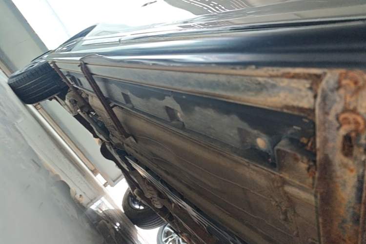 Used FORTHING Joyear X5 2017 1.6L CVT Luxury Model Right Side Sill