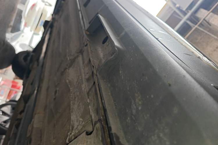 Used FORTHING Joyear X5 2017 1.6L CVT Luxury Model Right Side Sill