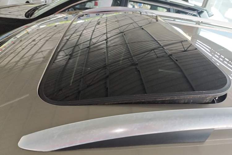Used FORTHING Joyear X5 2017 1.6L CVT Luxury Model Roof