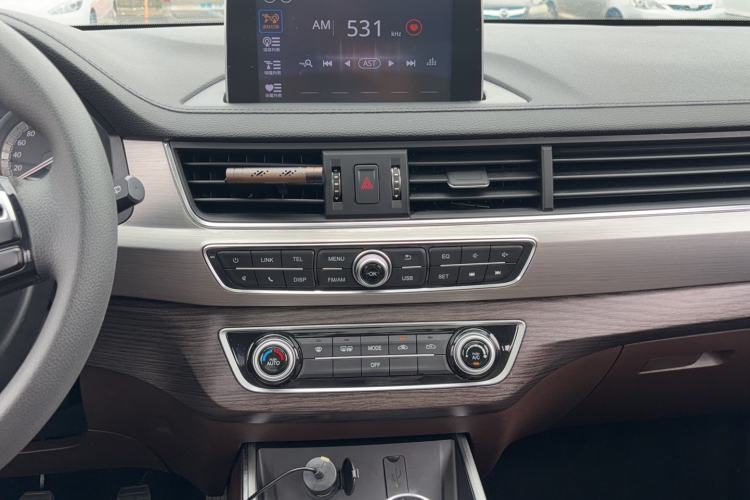 Used FORTHING Joyear X5 2017 Jingxiang Series 1.5T Manual Luxury Model Audio And AC Panel