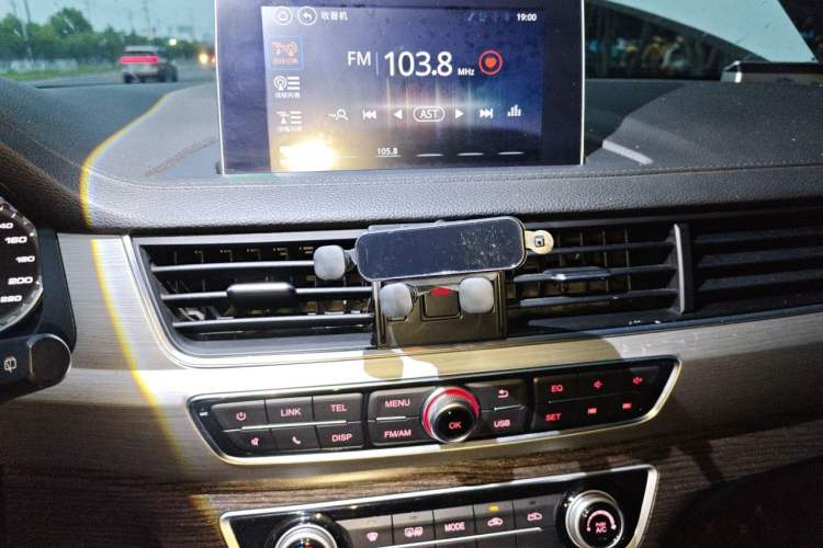 Used FORTHING Joyear X5 2017 Jingxiang Series 1.5T CVT Luxury Model Audio And AC Panel