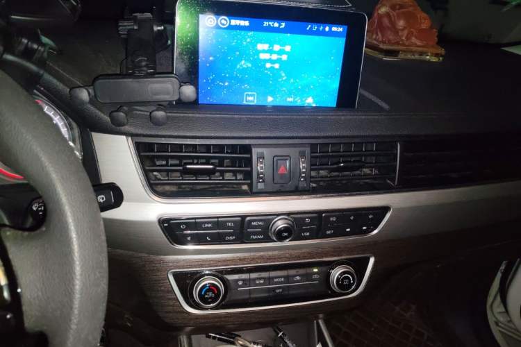 Used FORTHING Joyear X5 2017 1.6L CVT Luxury Model Audio And AC Panel