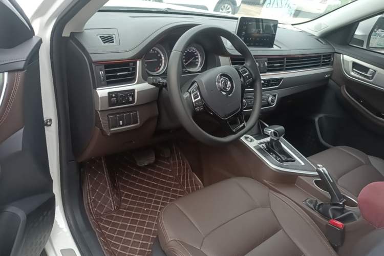 Used FORTHING Joyear X5 2017 1.6L CVT Luxury Model Center Console