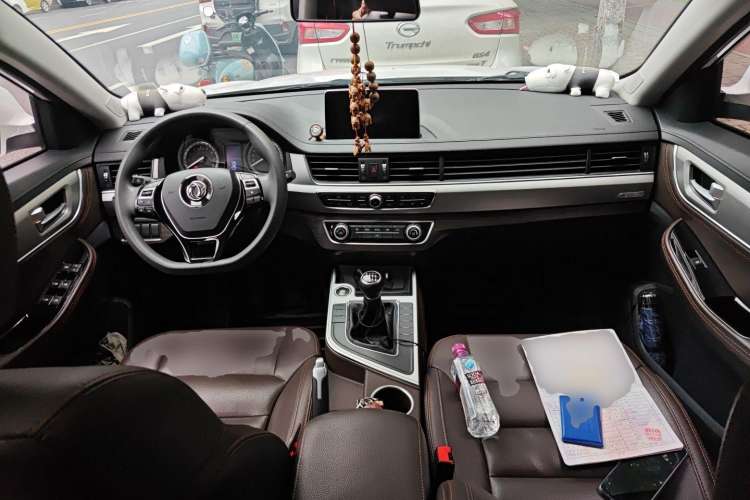 Used FORTHING Joyear X5 2017 Jingxiang Series 1.5T Manual Luxury Model Center Console