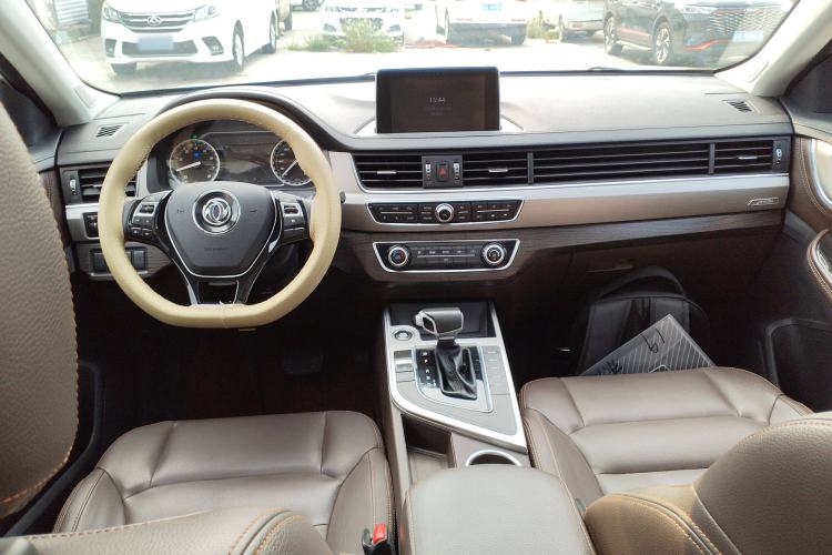 Used FORTHING Joyear X5 2017 Jingxiang Series 1.5T CVT Luxury Model Center Console
