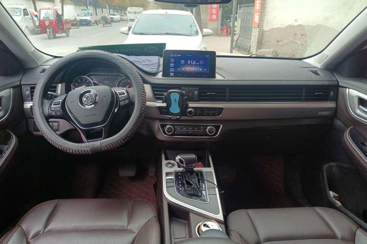 Used FORTHING Joyear X5 2017 Jingxiang Series 1.5T CVT Luxury Model Center Console