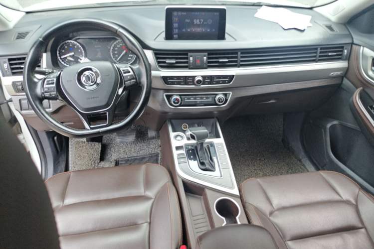Used FORTHING Joyear X5 2017 Jingxiang Series 1.5T CVT Luxury Model Center Console