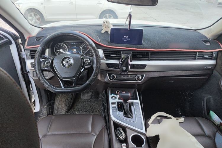 Used FORTHING Joyear X5 2017 Jingxiang Series 1.5T CVT Luxury Model Center Console