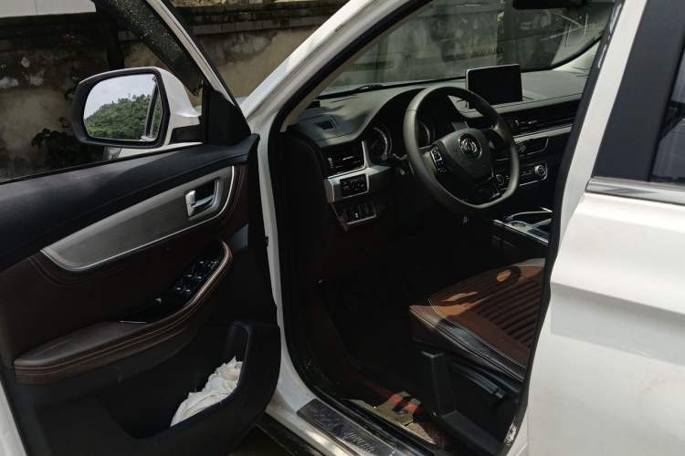 Used FORTHING Joyear X5 2017 1.6L Manual Luxury Model Driver Seat
