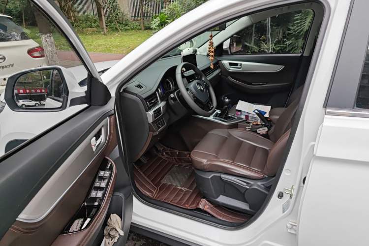 Used FORTHING Joyear X5 2017 Jingxiang Series 1.5T Manual Luxury Model Driver Seat