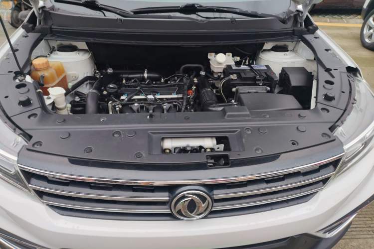 Used FORTHING Joyear X5 2017 Jingxiang Series 1.5T Manual Luxury Model Engine Bay