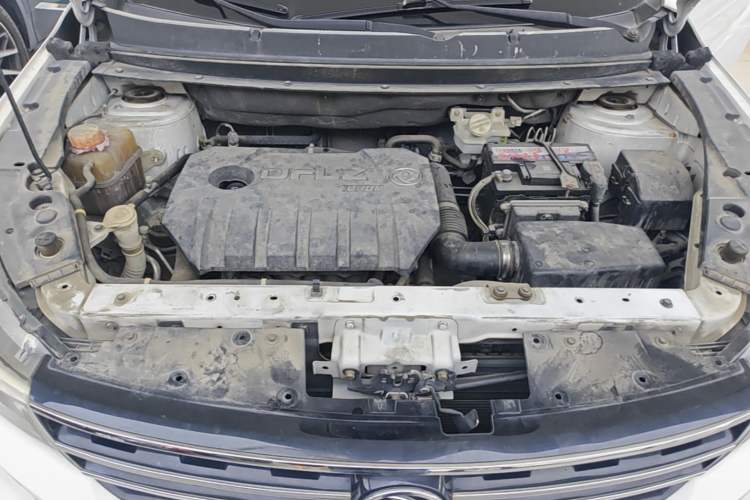 Used FORTHING Joyear X5 2017 Jingxiang Series 1.5T Manual Luxury Model Engine Bay