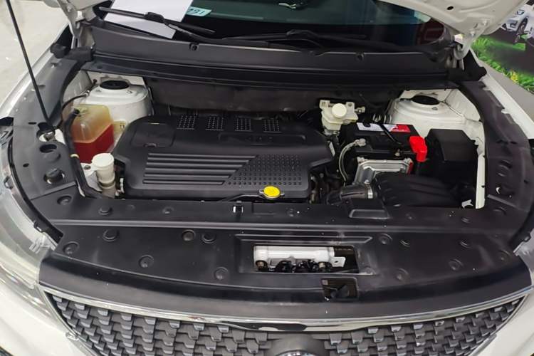 Used FORTHING Joyear X5 2017 1.6L CVT Luxury Model Engine Bay