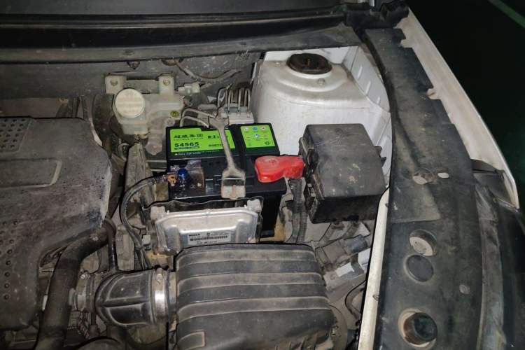 Used FORTHING Joyear X5 2017 1.6L CVT Luxury Model Engine Bay Left