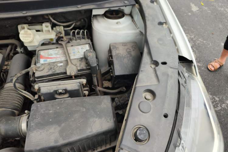Used FORTHING Joyear X5 2017 Jingxiang Series 1.5T CVT Luxury Model Engine Bay Left