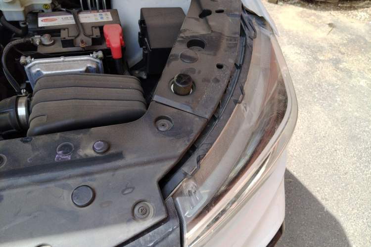 Used FORTHING Joyear X5 2017 1.6L Manual Luxury Model Engine Bay Left