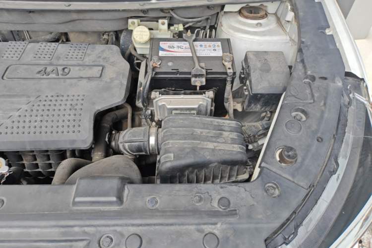 Used FORTHING Joyear X5 2017 1.6L CVT Luxury Model Engine Bay Left