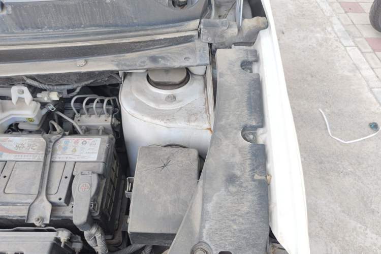 Used FORTHING Joyear X5 2017 Jingxiang Series 1.5T CVT Luxury Model Engine Bay Left