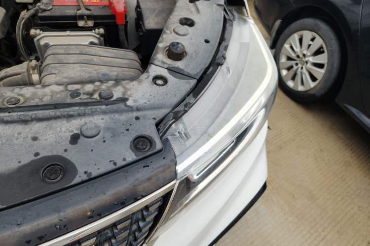 Used FORTHING Joyear X5 2017 1.6L CVT Luxury Model Engine Bay Left