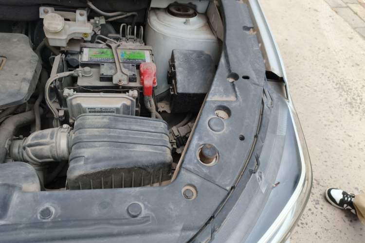 Used FORTHING Joyear X5 2017 1.6L CVT Luxury Model Engine Bay Left