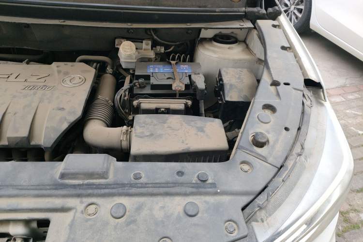 Used FORTHING Joyear X5 2017 Jingxiang Series 1.5T CVT Luxury Model Engine Bay Left