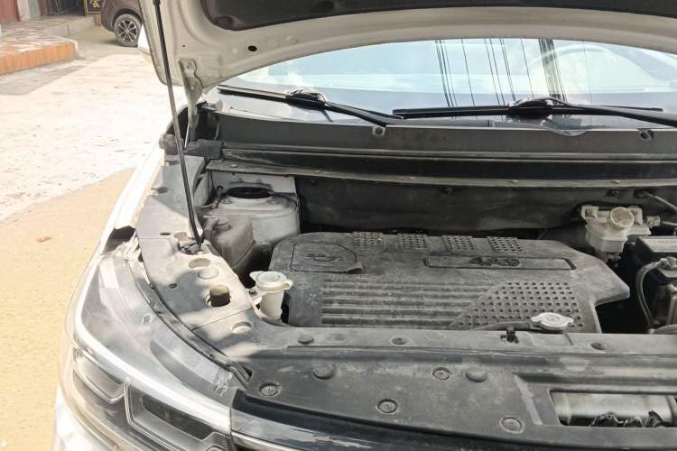 Used FORTHING Joyear X5 2017 1.6L Manual Luxury Model Engine Bay Right