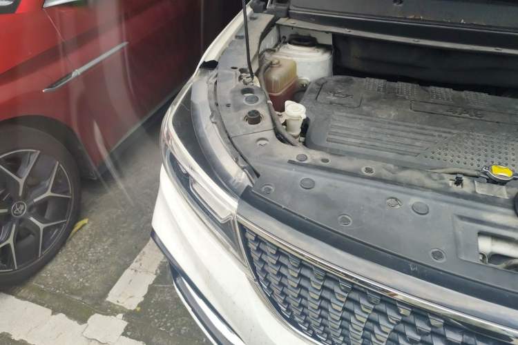 Used FORTHING Joyear X5 2017 1.6L CVT Luxury Model Engine Bay Right
