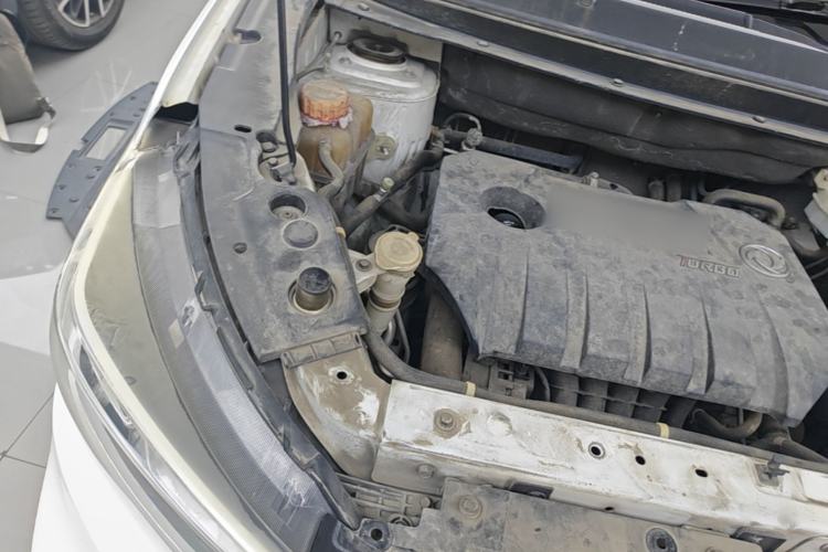 Used FORTHING Joyear X5 2017 Jingxiang Series 1.5T Manual Luxury Model Engine Bay Right