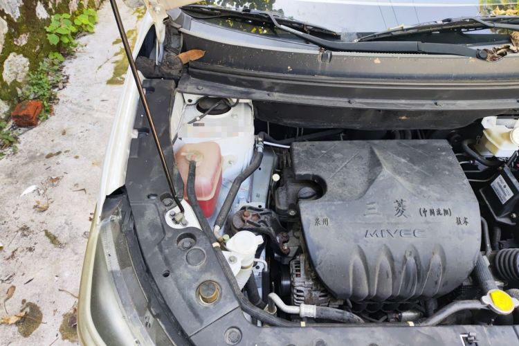 Used FORTHING Joyear X5 2017 Enjoy Series 1.6L CVT Comfort Model Engine Bay Right
