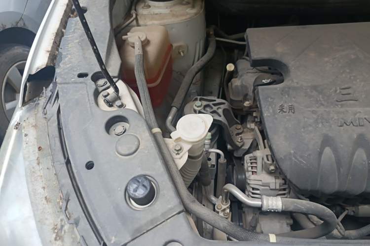 Used FORTHING Joyear X5 2017 1.6L CVT Luxury Model Engine Bay Right