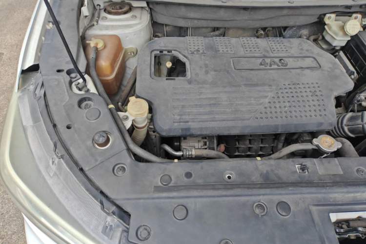 Used FORTHING Joyear X5 2017 1.6L CVT Luxury Model Engine Bay Right
