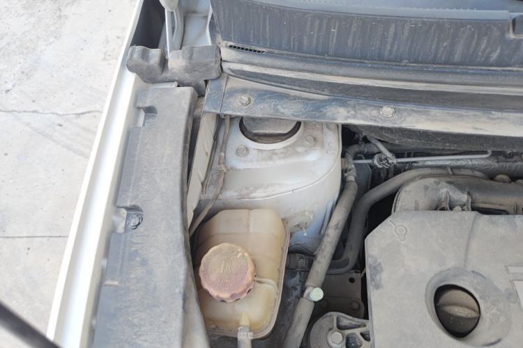 Used FORTHING Joyear X5 2017 Jingxiang Series 1.5T CVT Luxury Model Engine Bay Right