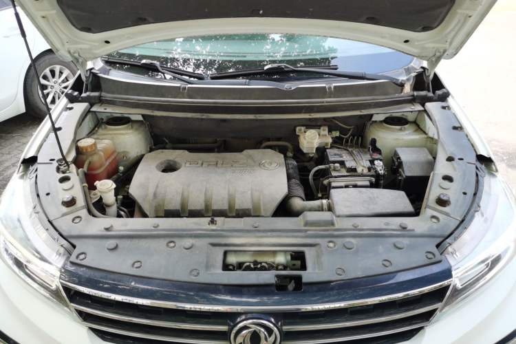 Used FORTHING Joyear X5 2017 Jingxiang Series 1.5T Manual Luxury Model Engine Bay