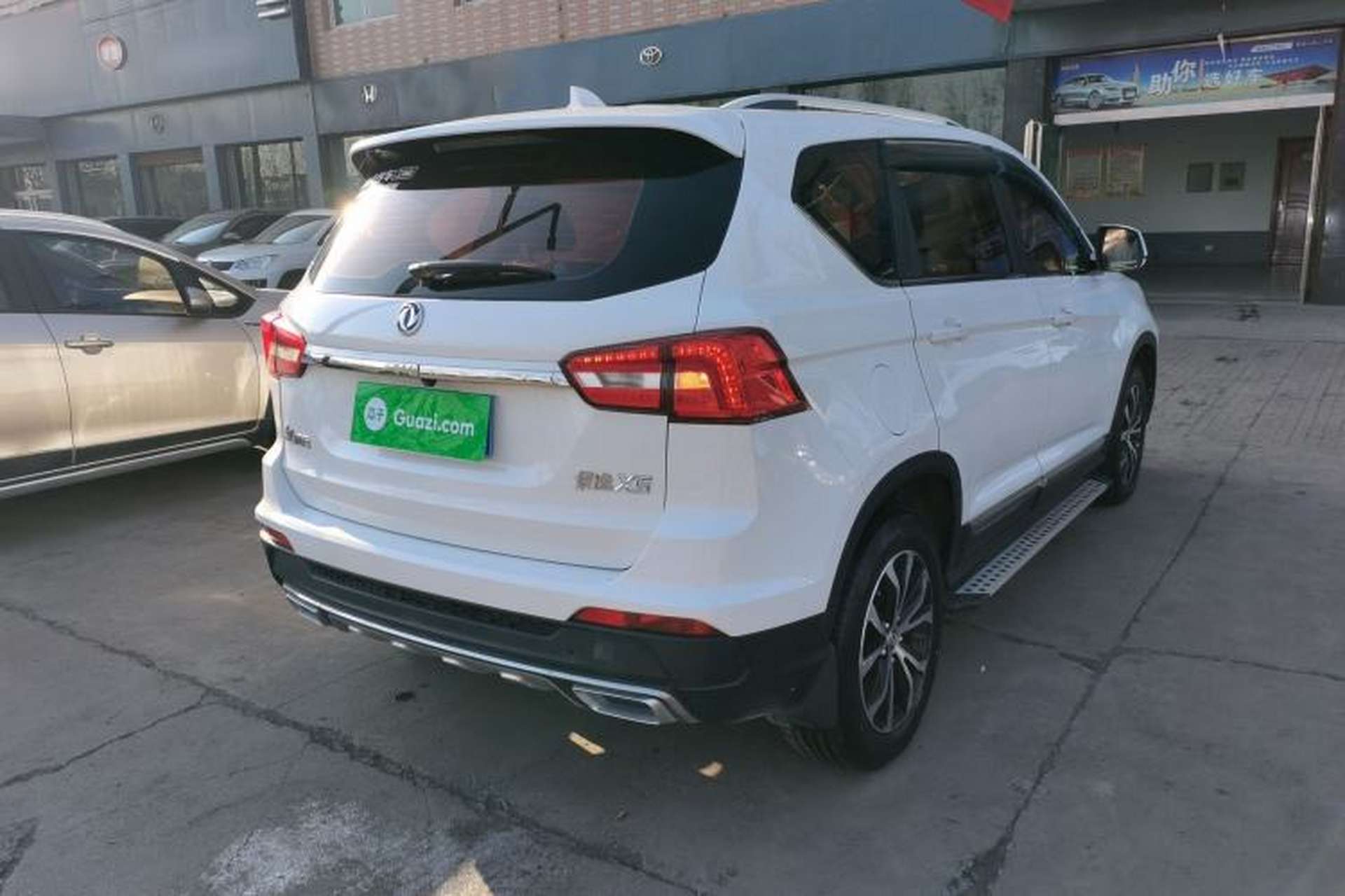 Used FORTHING Joyear X5 2017 Enjoy Series 1.6L CVT Luxury Model Exterior 5