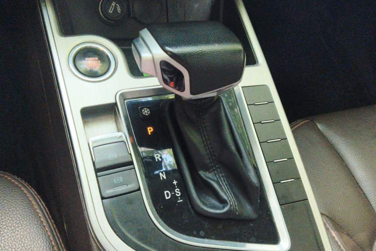 Used FORTHING Joyear X5 2017 Jingxiang Series 1.5T CVT Luxury Model Gear Lever