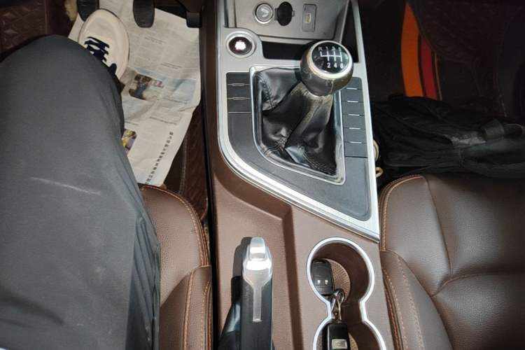 Used FORTHING Joyear X5 2017 Jingxiang Series 1.5T Manual Luxury Model Gear Lever