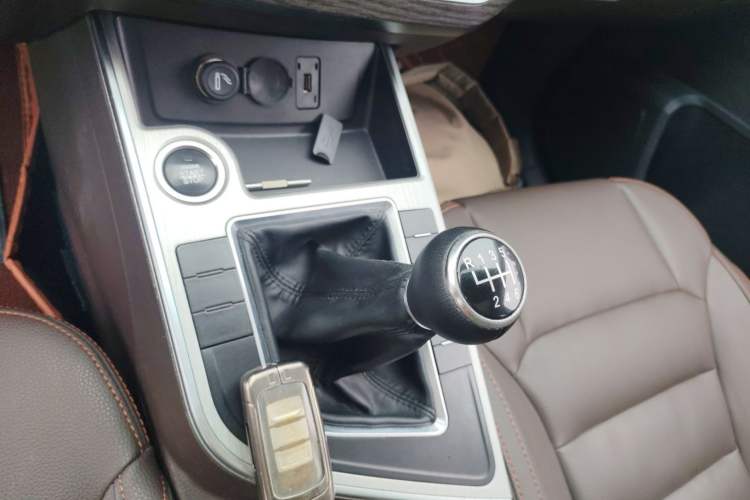 Used FORTHING Joyear X5 2017 Jingxiang Series 1.5T Manual Luxury Model Gear Lever