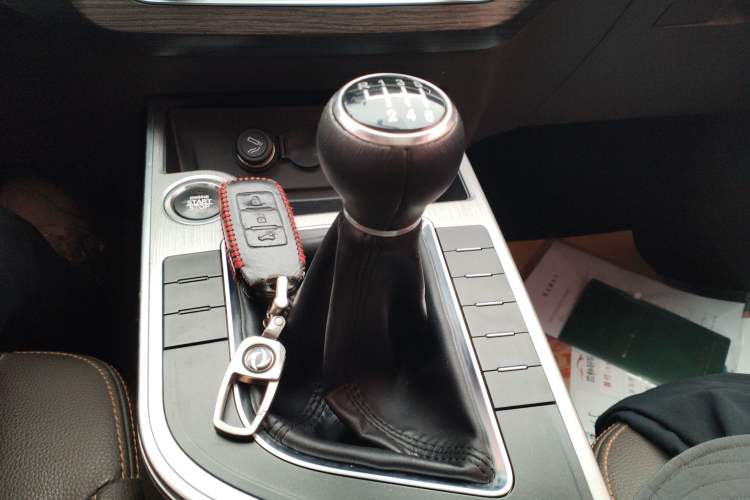 Used FORTHING Joyear X5 2017 Jingxiang Series 1.5T Manual Luxury Model Gear Lever