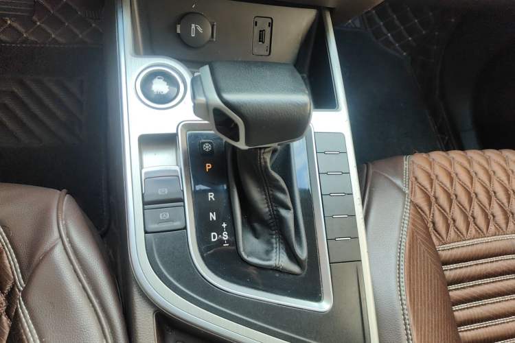 Used FORTHING Joyear X5 2017 Jingxiang Series 1.5T CVT Luxury Model Gear Lever