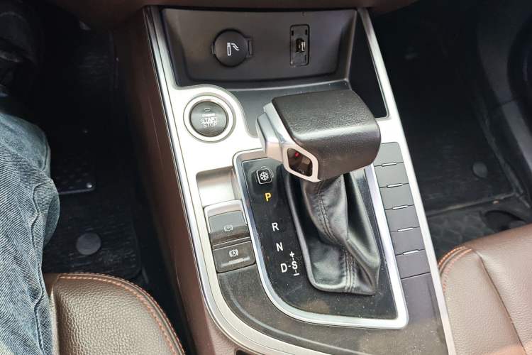 Used FORTHING Joyear X5 2017 Jingxiang Series 1.5T CVT Luxury Model Gear Lever