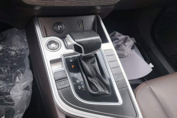 Used FORTHING Joyear X5 2017 Jingxiang Series 1.5T CVT Luxury Model Gear Lever