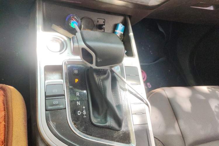 Used FORTHING Joyear X5 2017 Jingxiang Series 1.5T CVT Luxury Model Gear Lever