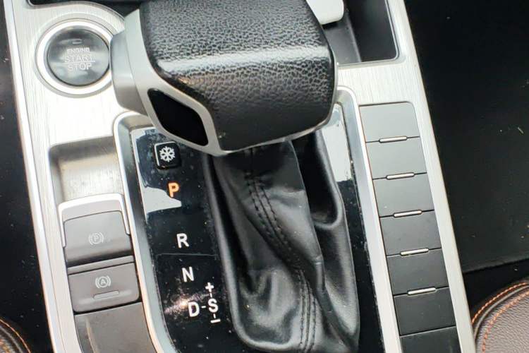 Used FORTHING Joyear X5 2017 Jingxiang Series 1.5T CVT Luxury Model Gear Lever