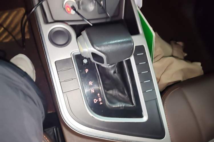 Used FORTHING Joyear X5 2017 1.6L CVT Luxury Model Gear Lever