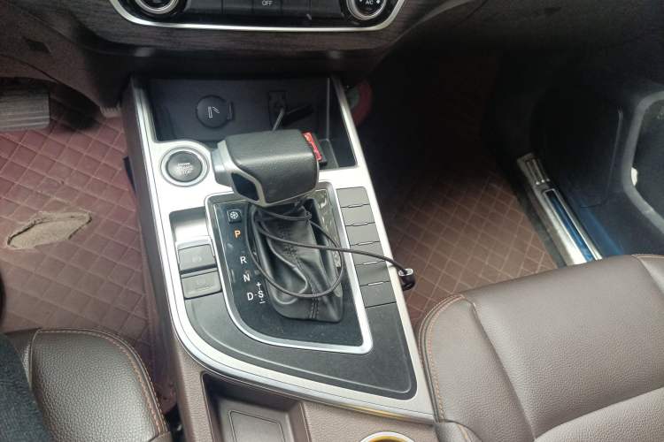 Used FORTHING Joyear X5 2017 Jingxiang Series 1.5T CVT Luxury Model Gear Lever