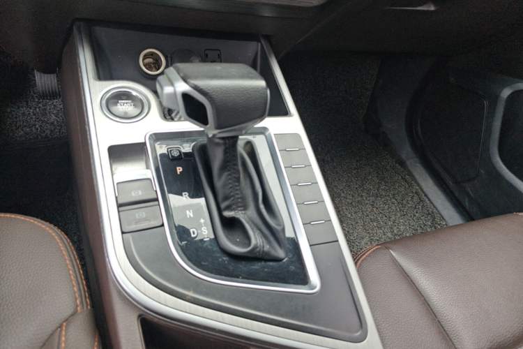 Used FORTHING Joyear X5 2017 Jingxiang Series 1.5T CVT Luxury Model Gear Lever
