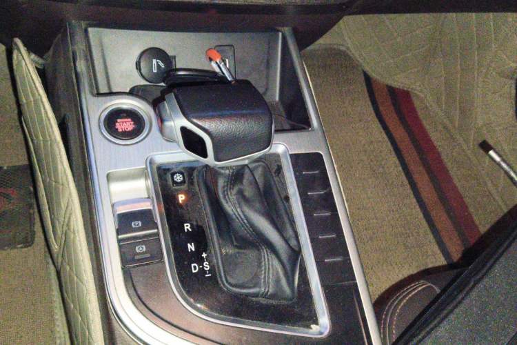 Used FORTHING Joyear X5 2017 Jingxiang Series 1.5T CVT Luxury Model Gear Lever