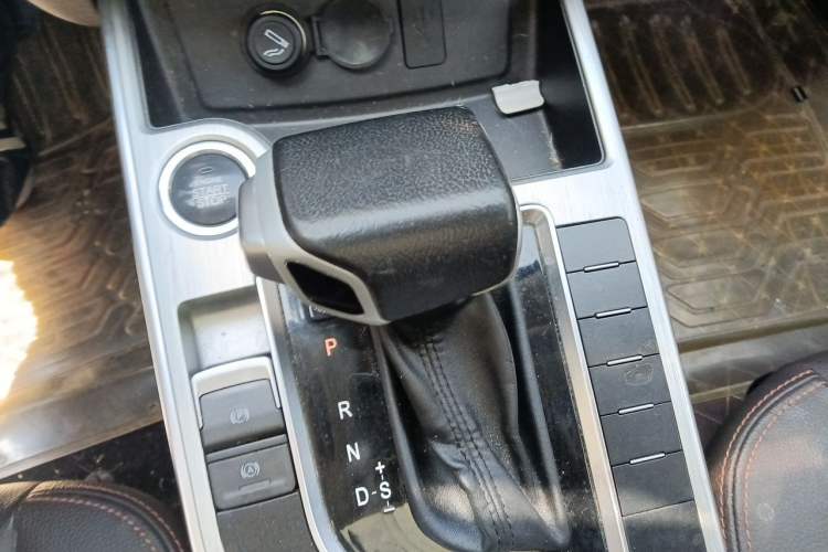 Used FORTHING Joyear X5 2017 Jingxiang Series 1.5T CVT Luxury Model Gear Lever